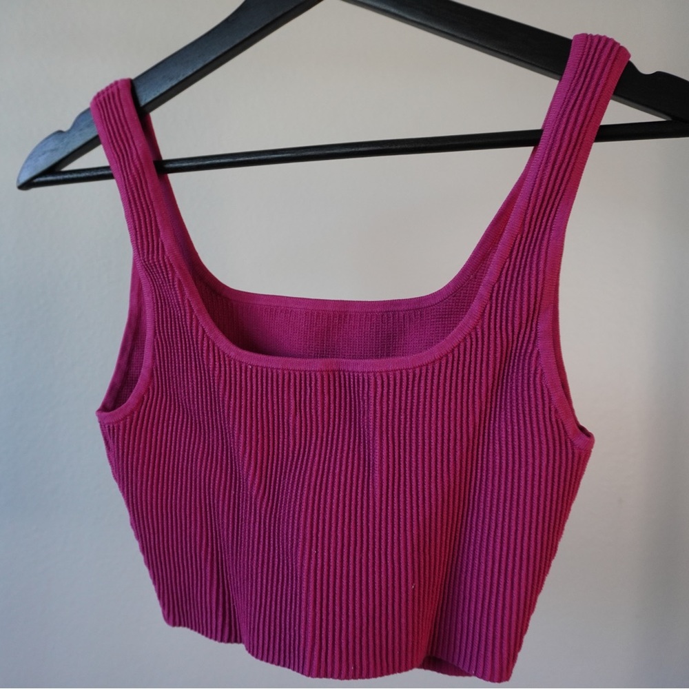 Aritzia crop top